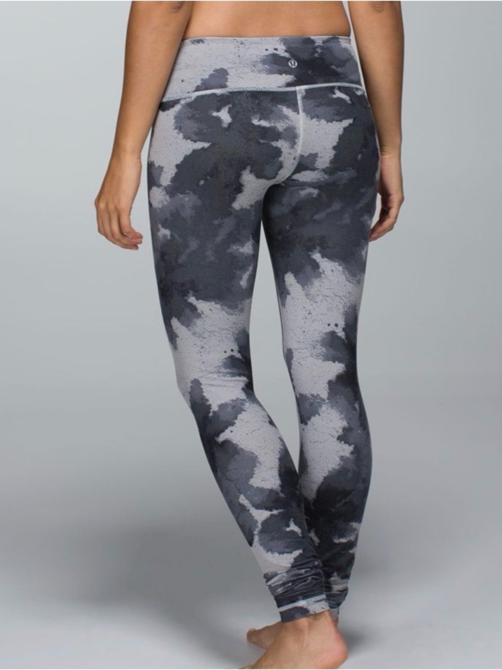 Lululemon Wunder Under Pant (Print)
Floral Platoon Silver Spoon / Ambient Grey